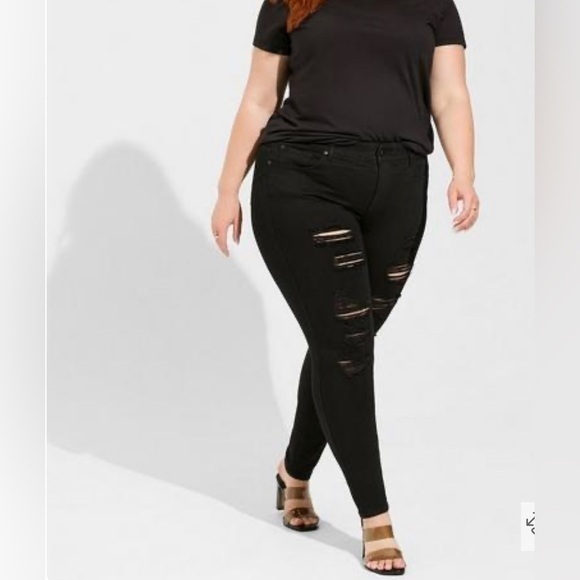 TORRID Bombshell Skinny Premium Stretch High-Rise Destructed Jean - Picture 1 of 7